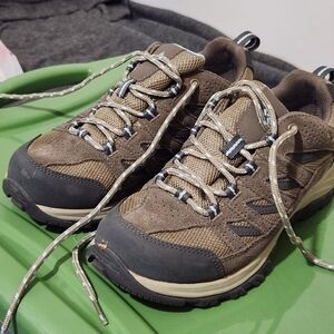 Columbia Women's 8.5 Crestwood hiking sneakers